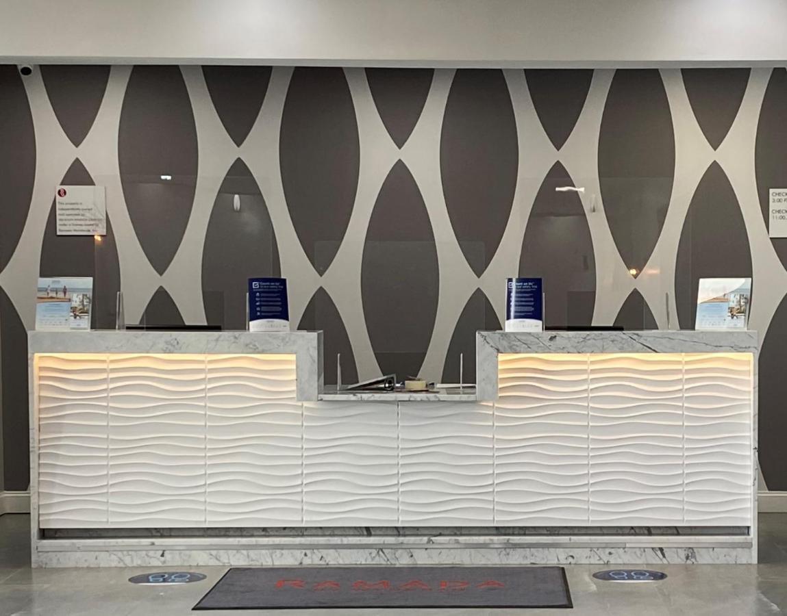 Ramada By Wyndham Hartford North - Bradley Airport Hotel Windsor Locks Exterior foto