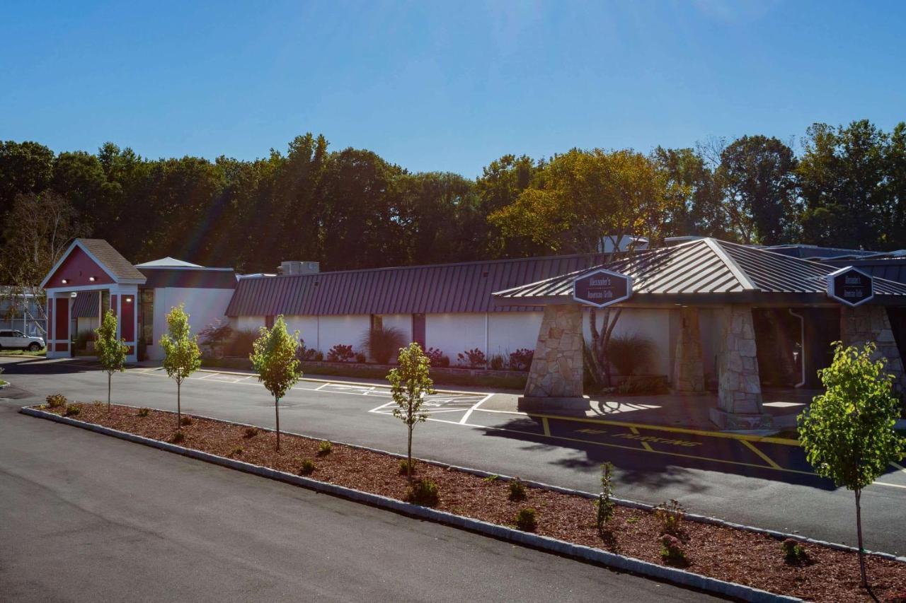 Ramada By Wyndham Hartford North - Bradley Airport Hotel Windsor Locks Exterior foto