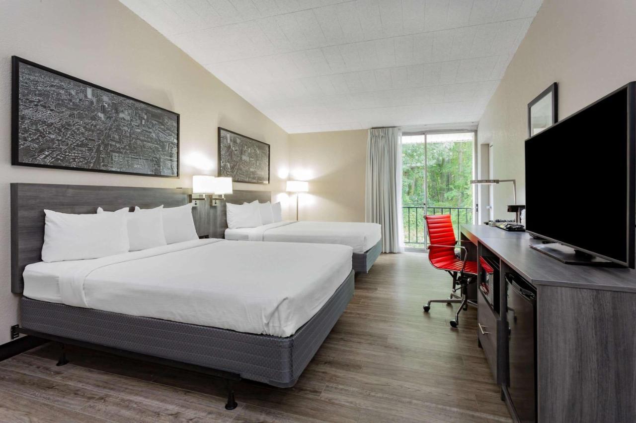 Ramada By Wyndham Hartford North - Bradley Airport Hotel Windsor Locks Exterior foto